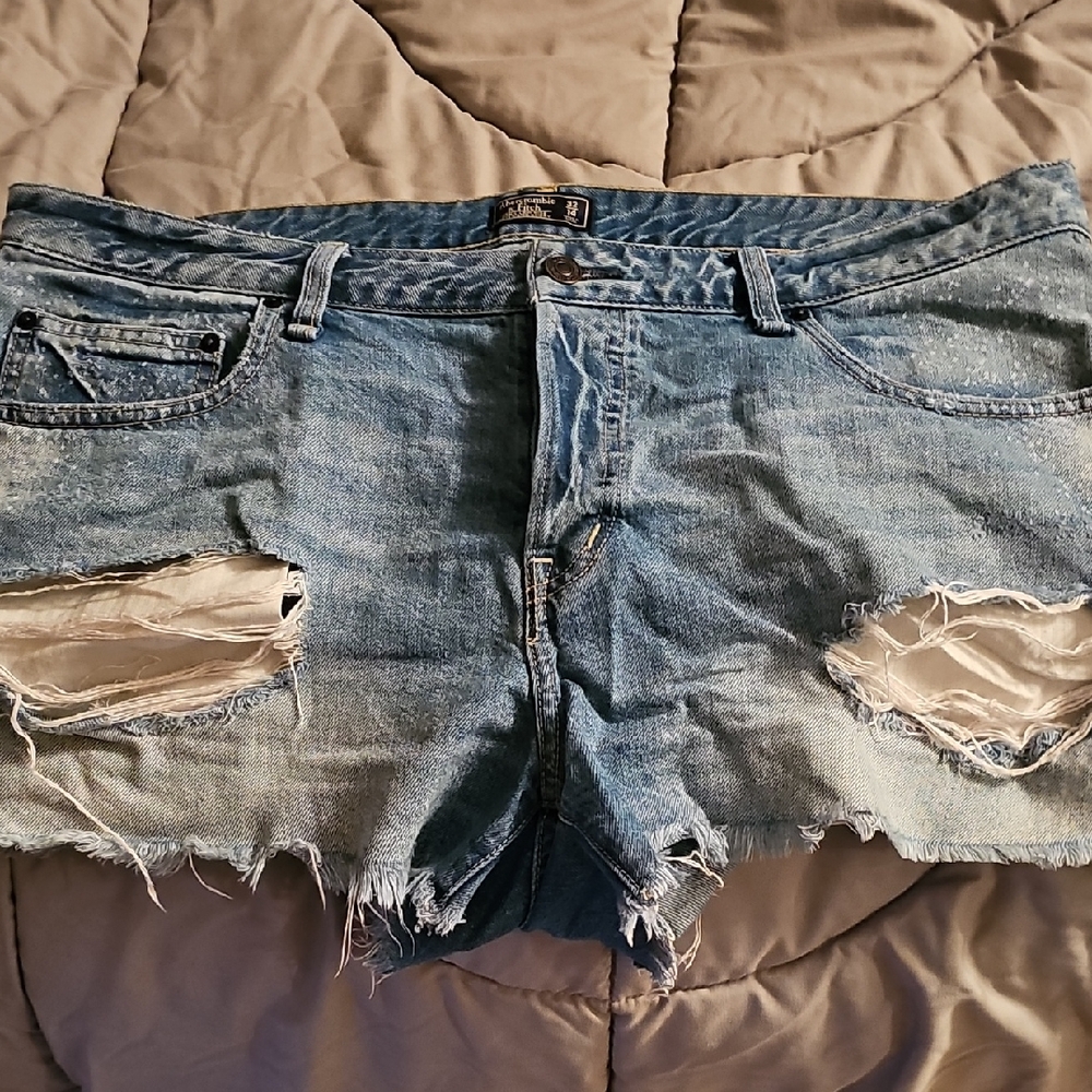 Abercrombie & Fitch Womens Distressed Denim Shorts